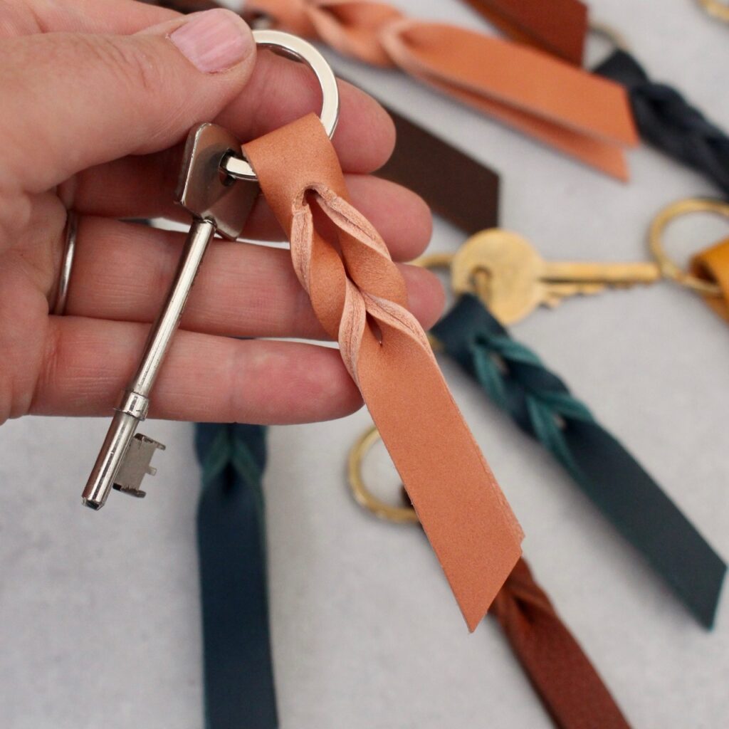 Twist Keyring